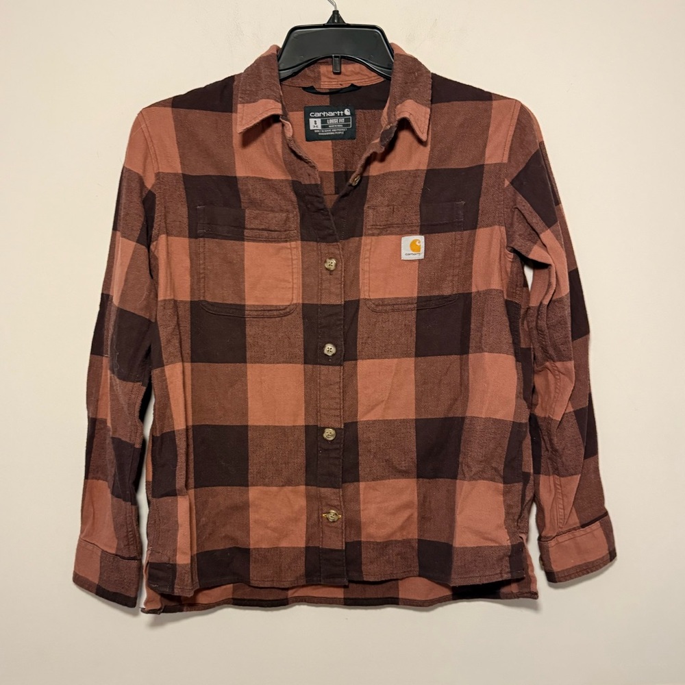 Carhartt woman’s brown & black flannel button down long sleeve shirt. S